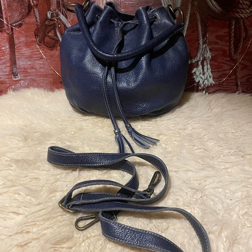 Roots blue leather bucket bag